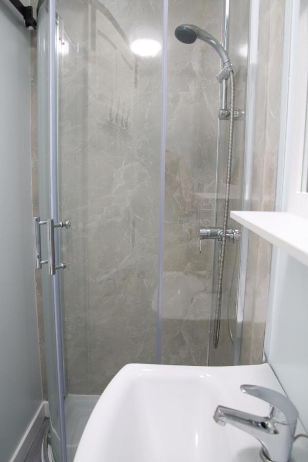 Aria Lodging Inverness Bagian luar foto